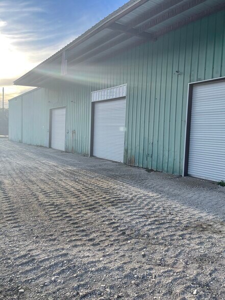 More Photos Of 2301 24th St N, Birmingham Warehouse For Lease
