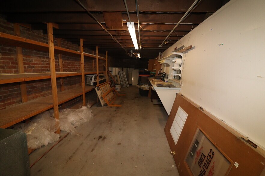 More Photos Of 1651 Washington St, Blair Storefront For Sale