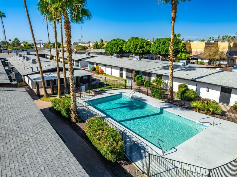 More Photos Of 2620 N 40th St, Phoenix Apartments For Sale