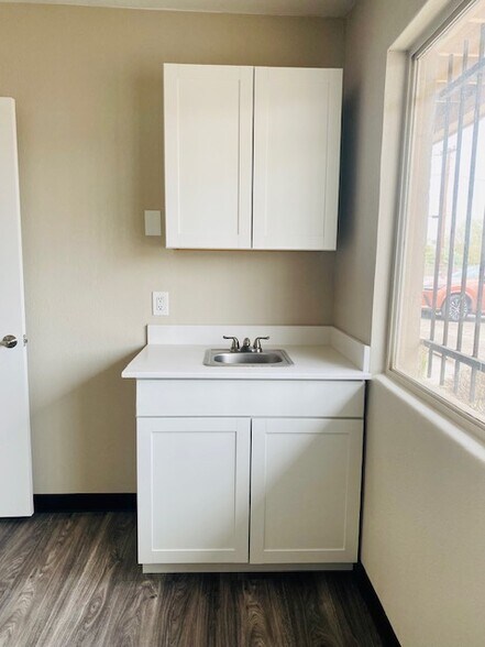 More Photos Of 440 E Southern Ave, Phoenix Medical For Lease