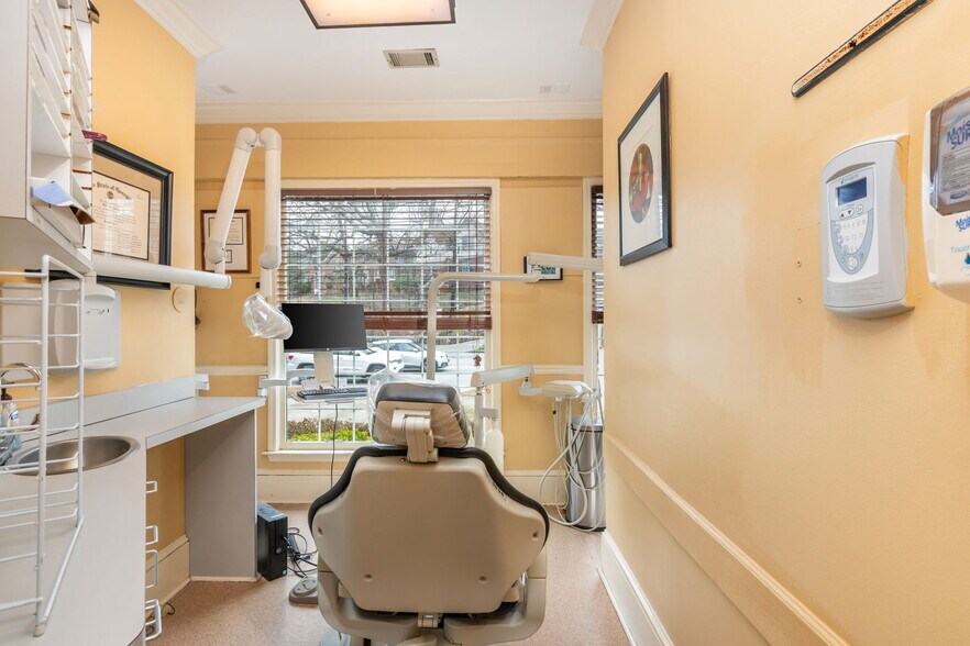More Photos Of 1624 NE Piedmont Ave, Atlanta Medical For Sale