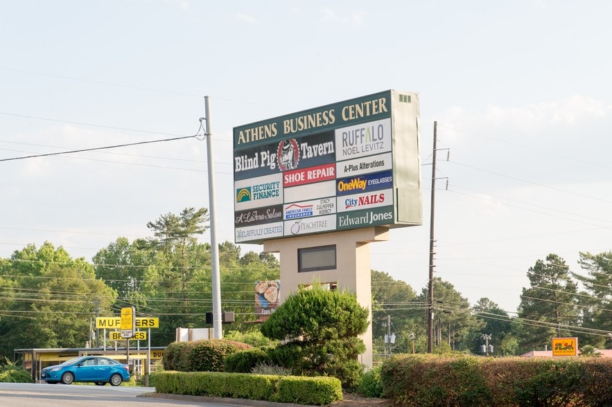 More Photos Of 2440 W Broad St, Athens Freestanding For Lease