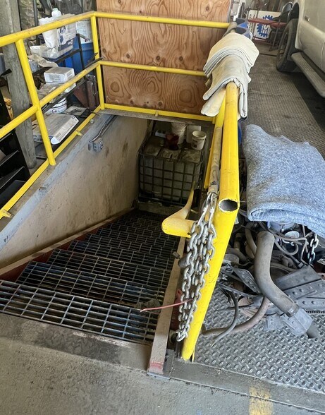 More Photos Of 711 Spruce St, Myrtle Point Auto Repair For Sale