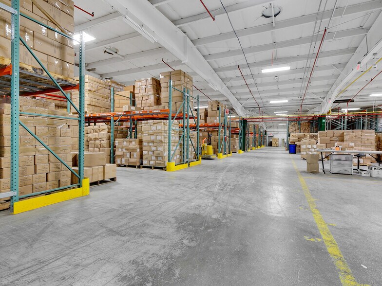 More Photos Of 16 Swamscott St, Newfields Warehouse For Lease
