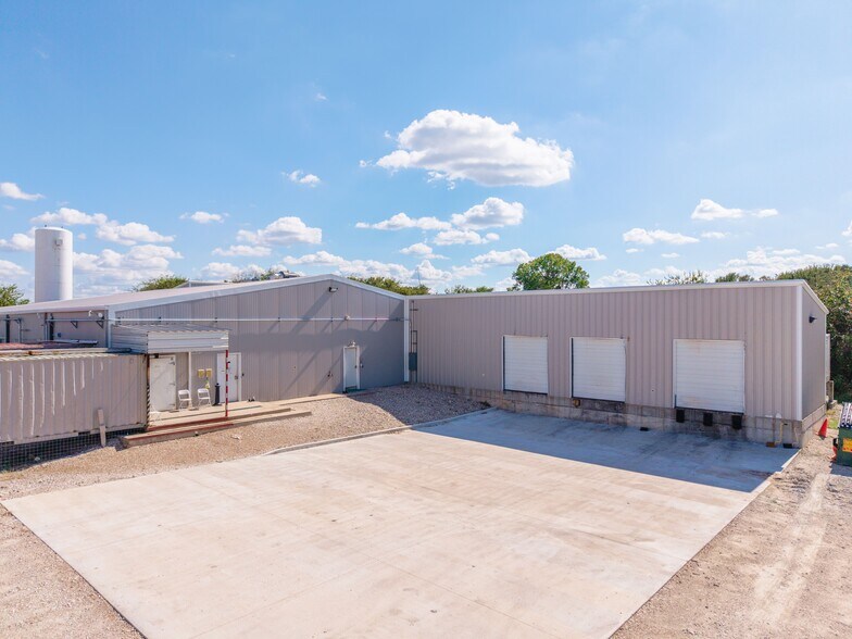 More Photos Of 1005 NW 4th St, Hubbard Warehouse For Sale