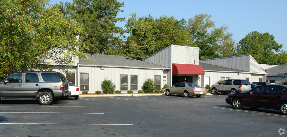 Primary Photo Of 2557 Ravenhill Dr, Fayetteville Office For Lease