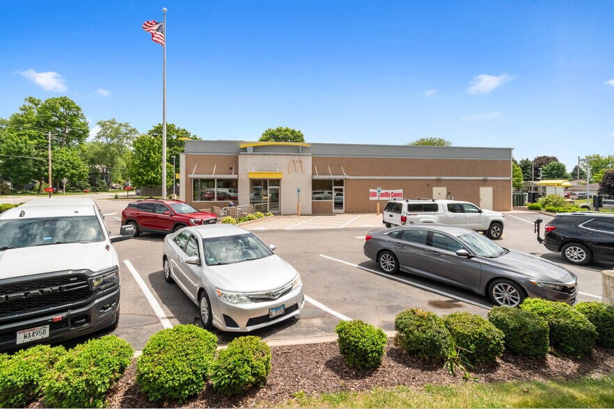 More Photos Of 835 15th Ave, Union Grove Fast Food For Sale
