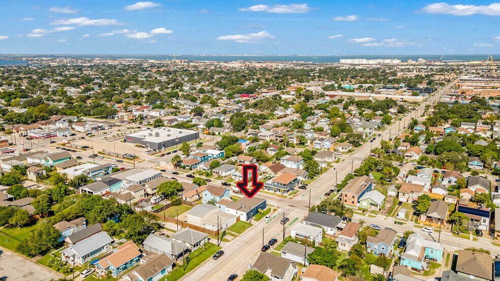 More Photos Of 4301 Avenue S, Galveston Storefront For Sale