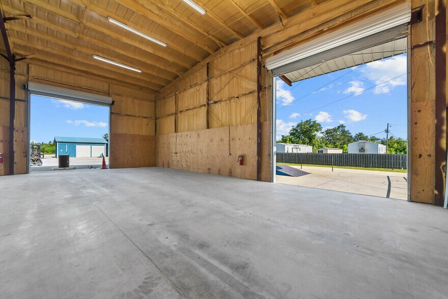 More Photos Of 1225 Transmitter Rd, Panama City Warehouse For Lease