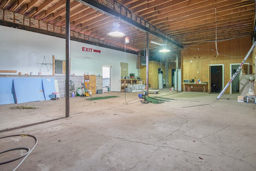 More Photos Of 10415 Fenkell St, Detroit Freestanding For Sale