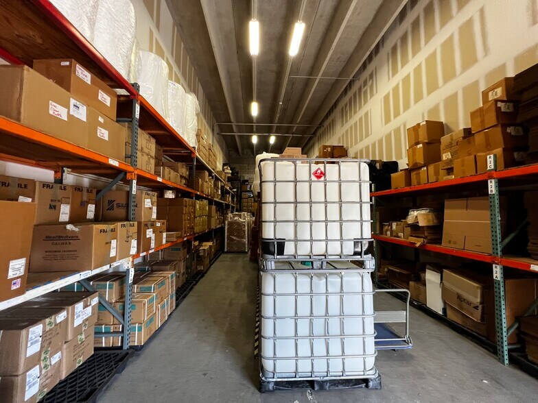 More Photos Of 6245 N Powerline Rd, Fort Lauderdale Light Distribution For Lease