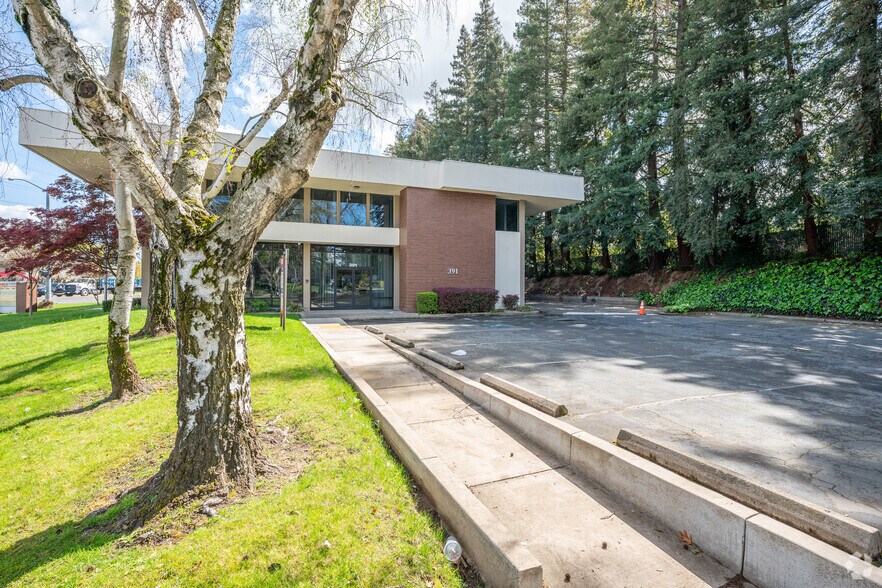 More Photos Of 391 Howe Ave, Sacramento Office For Lease
