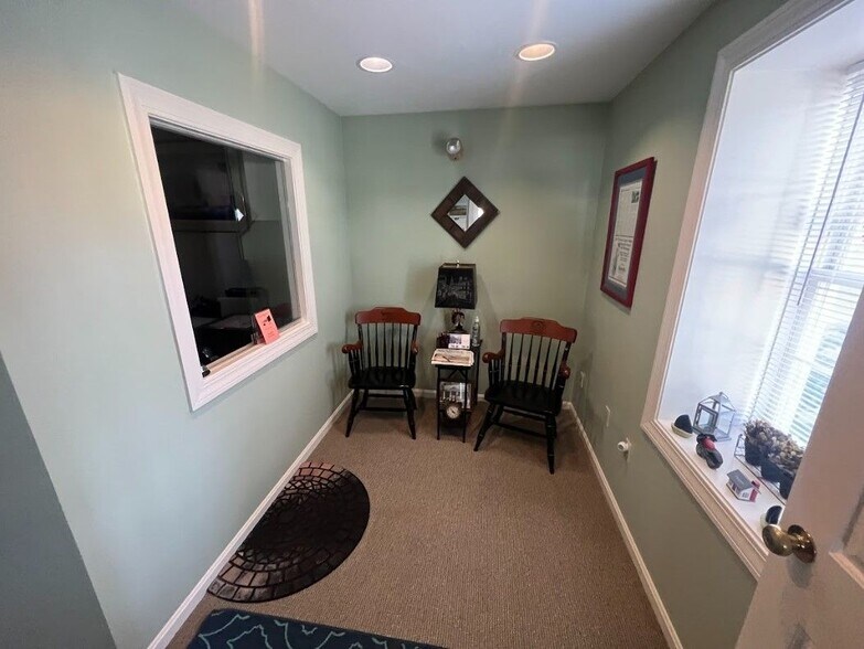 More Photos Of 3 Mound Ct, Merrimack Coworking Space