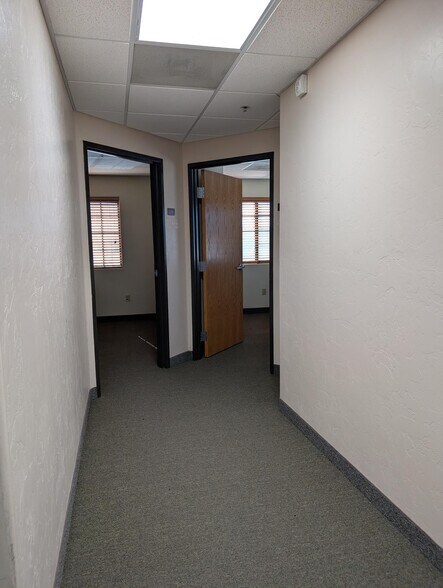 More Photos Of 2524 W Ruthrauff Rd, Tucson Office Residential For Sale
