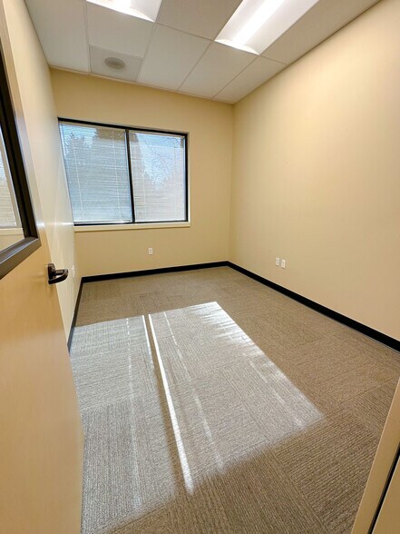 More Photos Of 5121 Skyline Village Loop S, Salem Medical For Sale