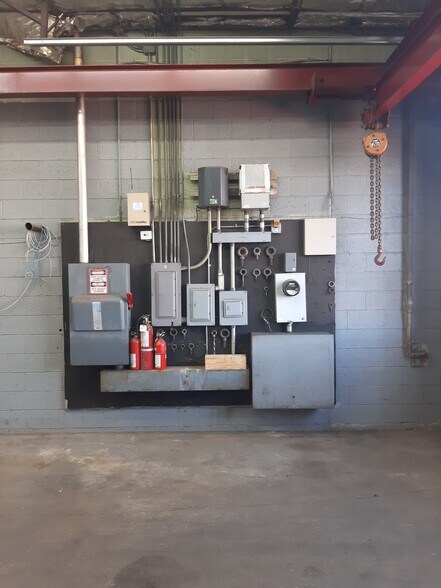 More Photos Of 11 Carnegie St, Linden Service For Lease