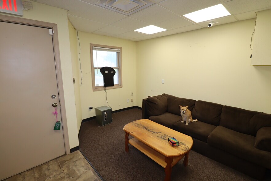 More Photos Of 522 Sanborn Ave, Ashland Storefront Retail Residential For Sale