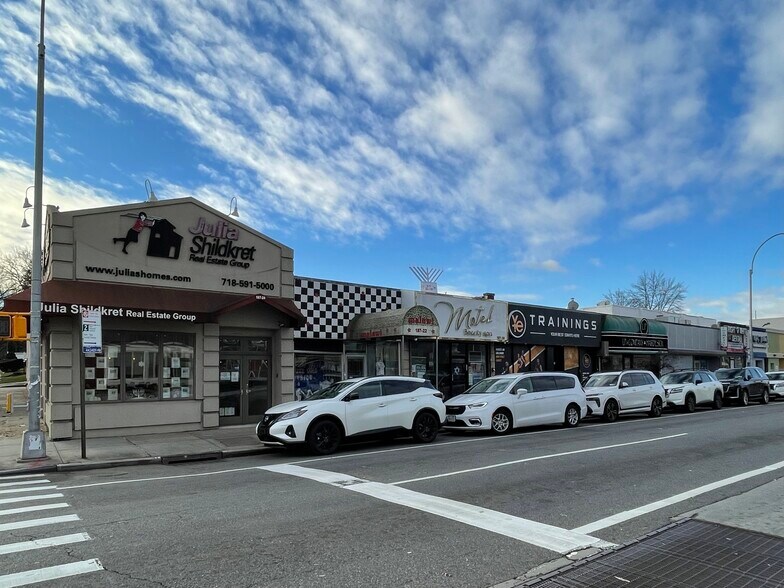 Primary Photo Of 18712 Union Tpke, Fresh Meadows General Retail For Lease