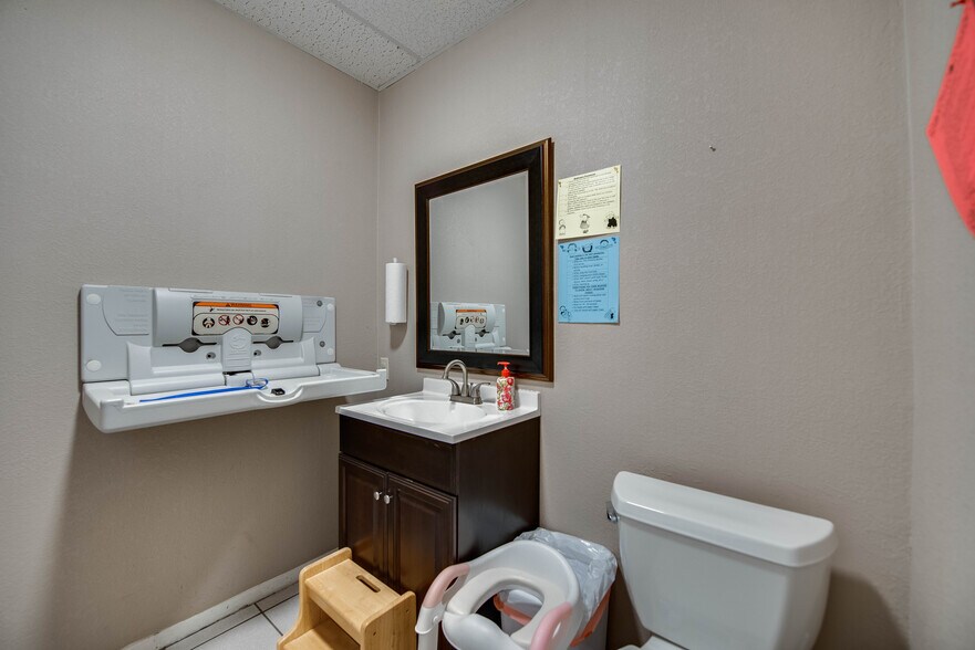 More Photos Of 2110 E 10th St, Odessa Specialty For Sale