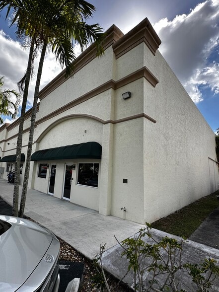 Primary Photo Of 11860-11878 Wiles Rd, Coral Springs Showroom For Sale