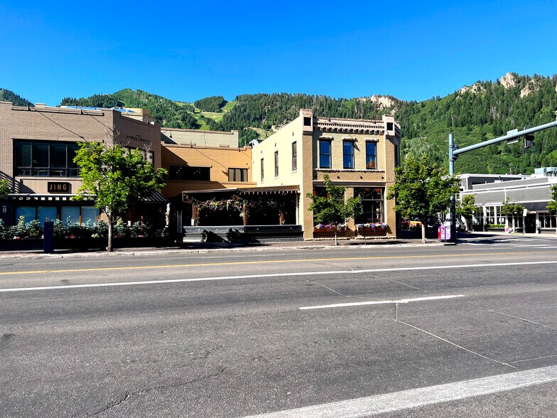 More Photos Of 411 E Main St, Aspen General Retail For Lease