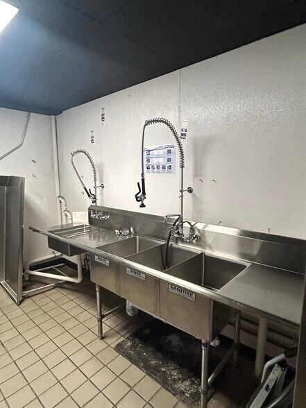 More Photos Of 3428 Meramec St, Saint Louis Restaurant For Lease