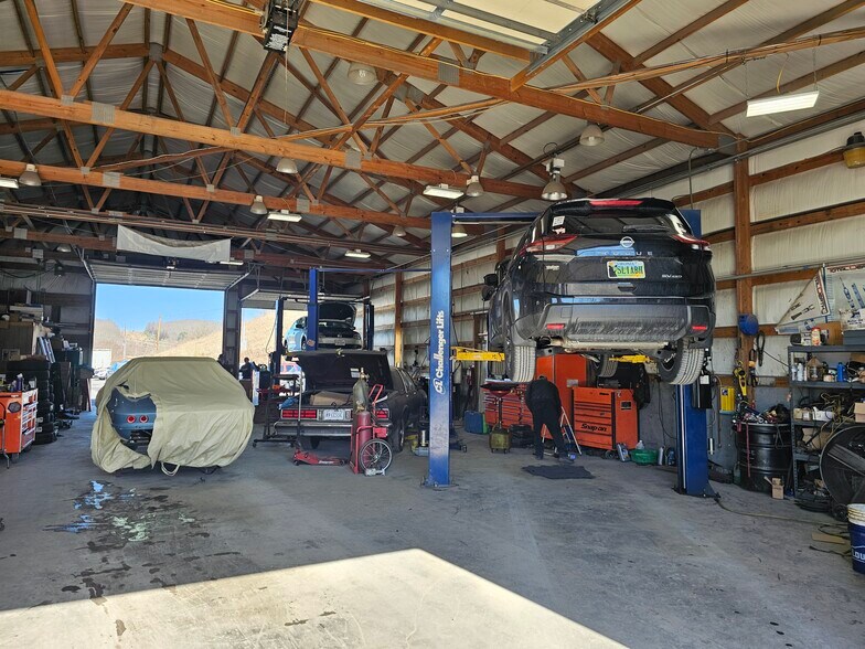 More Photos Of 130 Progress Way NE, Norton Service For Sale