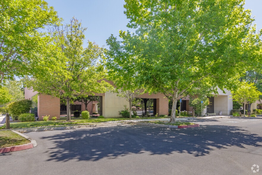 More Photos Of 2360 E Bidwell St, Folsom Medical For Lease