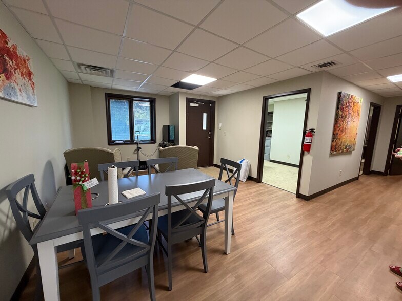 More Photos Of 1516 Trimble Ave, Kalamazoo Office For Sale