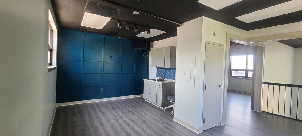 More Photos Of 480-490 Route 17, Paramus Restaurant For Lease