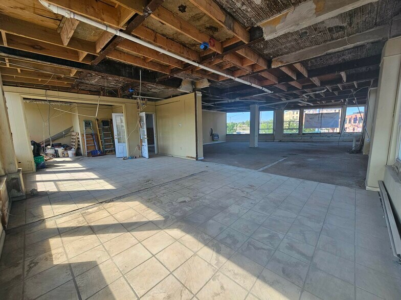 More Photos Of 308 W Genesee St, Syracuse Freestanding For Lease