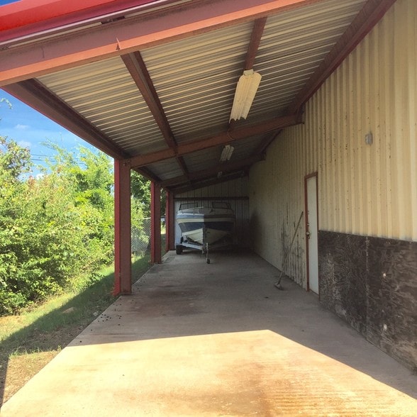 More Photos Of 1535 American Way, Cedar Hill Warehouse For Sale