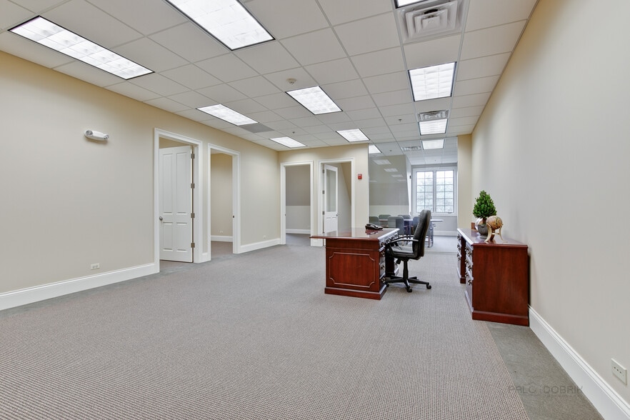 More Photos Of 1531 Grove Ave, Barrington Office For Sale