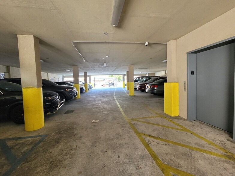 More Photos Of 76-09 Queens Blvd, Elmhurst Office For Lease