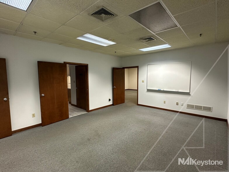 More Photos Of 1114-1124 Commons Blvd, Reading Flex For Sale