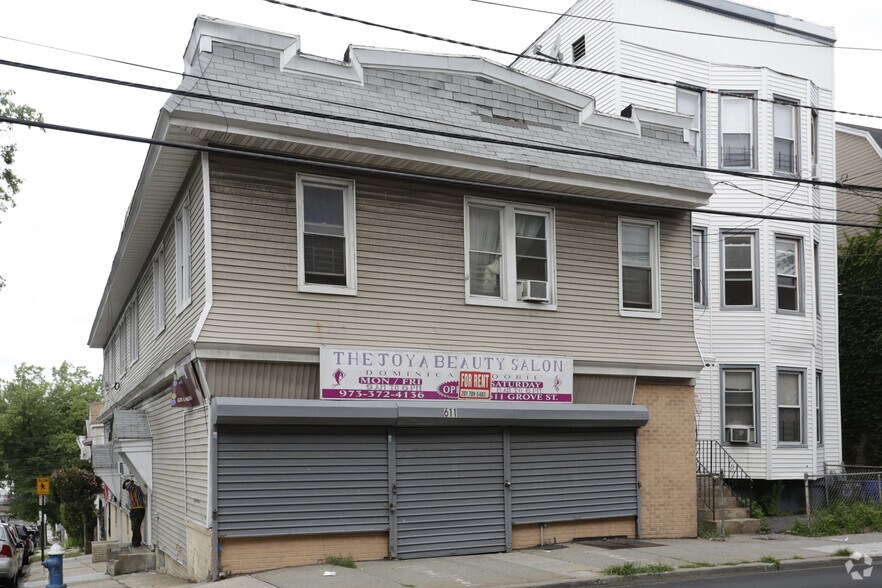 Primary Photo Of 611 Grove St, Irvington Storefront Retail Residential For Lease
