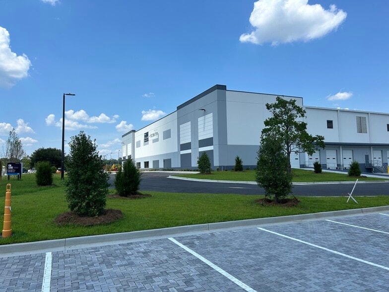 More Photos Of 101 Westside Blvd, Pooler Distribution For Lease