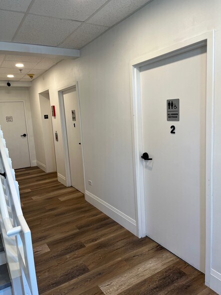 More Photos Of 183 Heritage Dr, Crystal Lake Medical For Sale