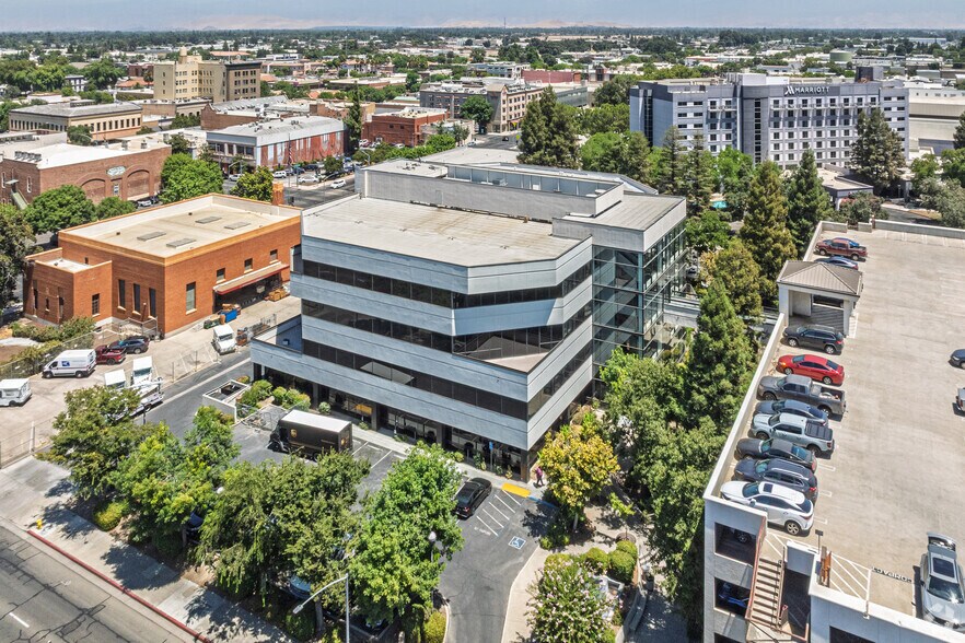 More Photos Of 100 Willow Plz, Visalia Medical For Sale