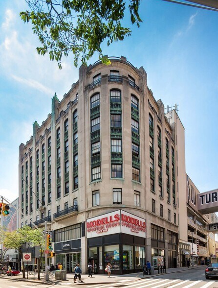 More Photos Of 452 Fulton St, Brooklyn Office For Lease