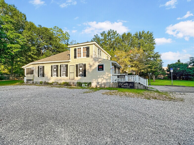 More Photos Of 1505 S Hwy 95A, Cantonment Freestanding For Sale