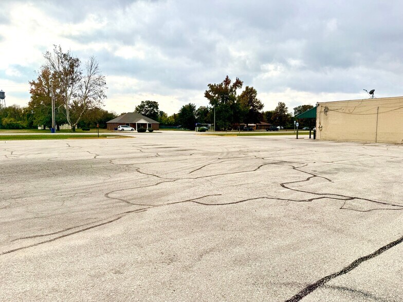 More Photos Of 104 W State Highway 162, Clarkton Supermarket For Sale