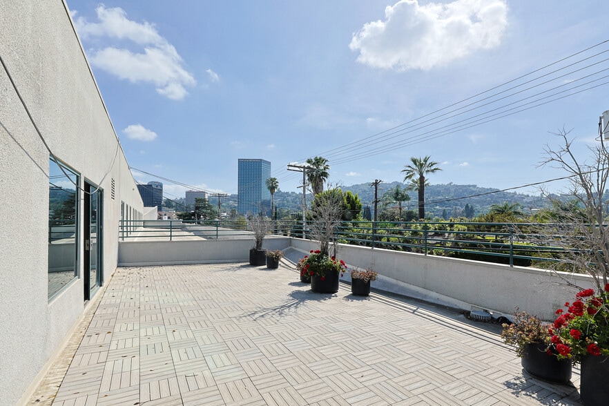More Photos Of 4123 Lankershim Blvd, North Hollywood Office For Sale