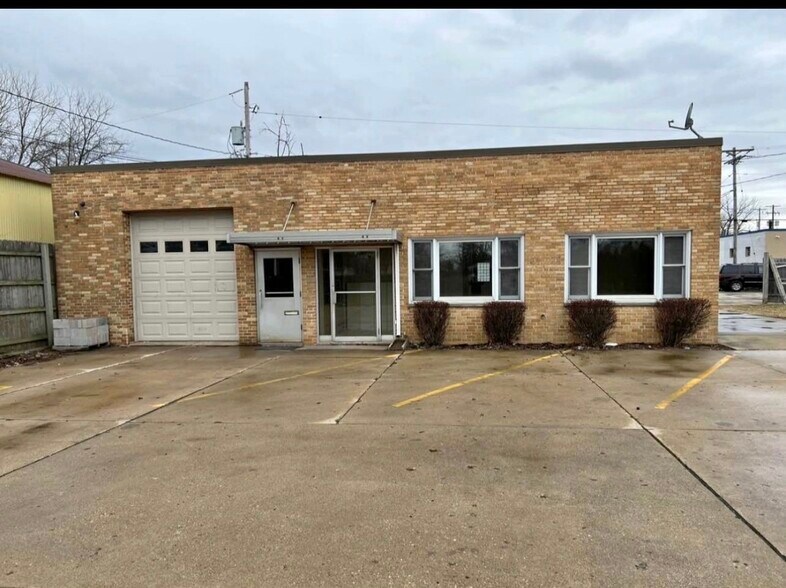 Primary Photo Of 2837 Lathrop Ave, Racine Industrial For Lease