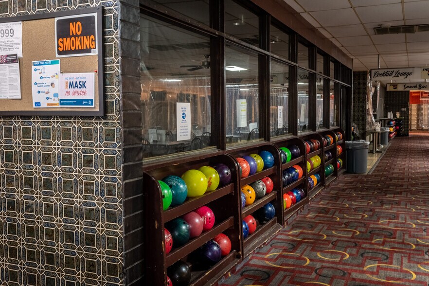 More Photos Of 3490 12 Mile Rd, Berkley Bowling Alley For Sale