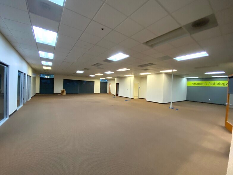 More Photos Of 2764 Gateway Rd, Carlsbad Office For Sale