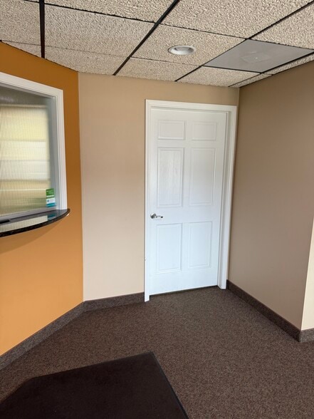 More Photos Of 5516 Torrey Rd, Flint Medical For Sale