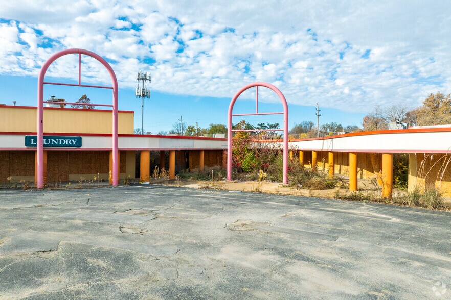 More Photos Of 1002-1100 Camp Jackson Rd, Cahokia General Retail For Sale