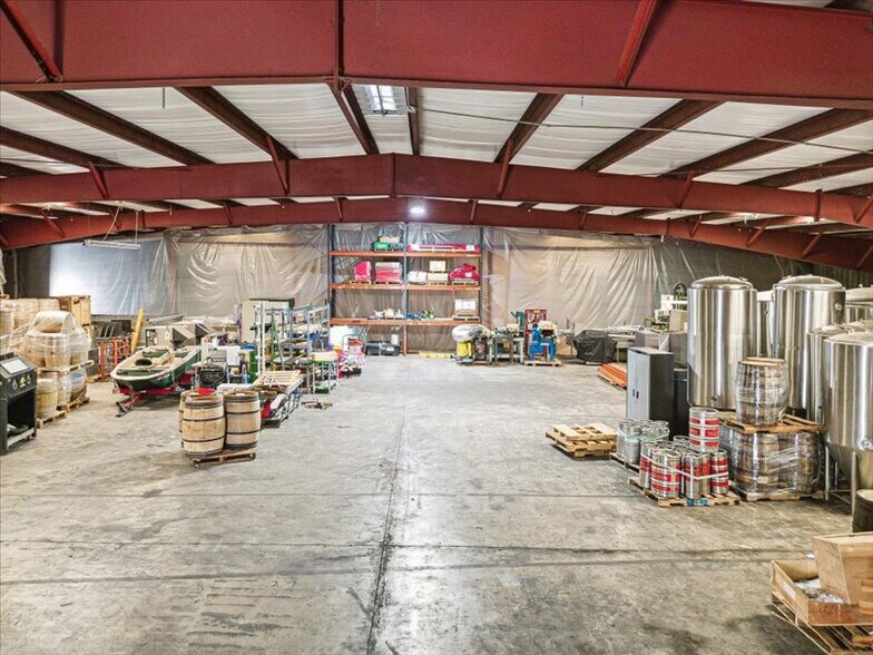 More Photos Of 12925 N 49th St, Clearwater Warehouse For Lease