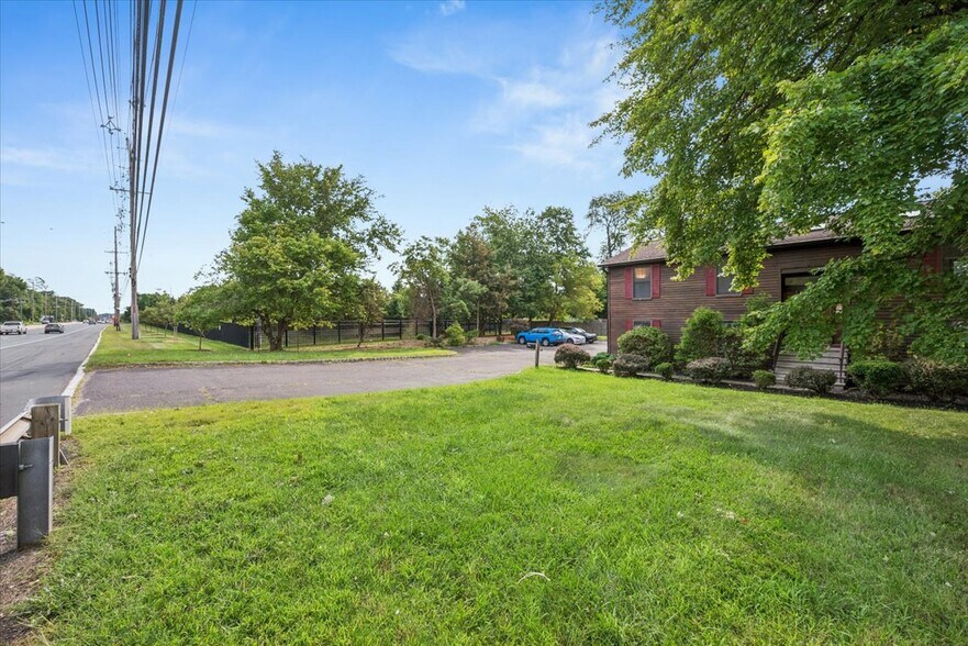 More Photos Of 1924 US Highway 22, Bound Brook Office For Sale
